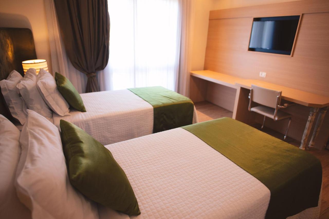 Renar Hotel